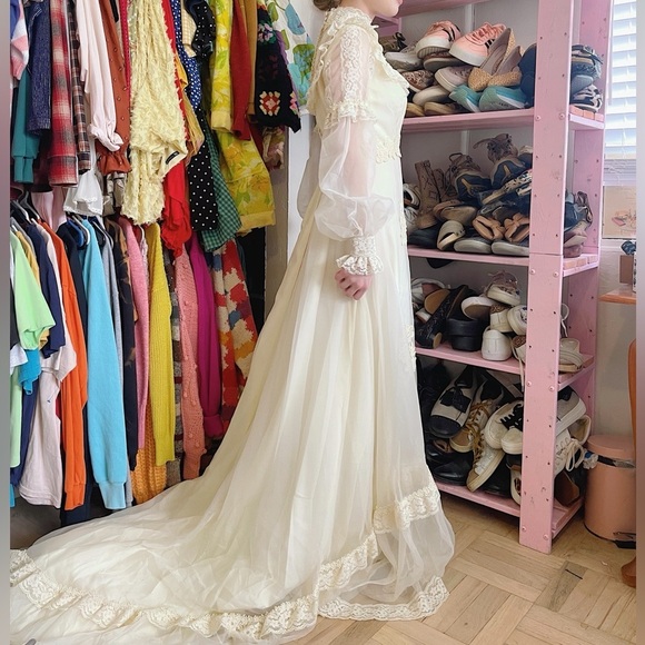 Vintage 1970s Victorian Lace High Neck Bishop Sleeve Tiered Wedding Dress - Picture 4 of 14